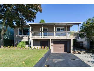 Photo 1: 15871 THRIFT Avenue: White Rock House for sale (South Surrey White Rock)  : MLS®# R2057585