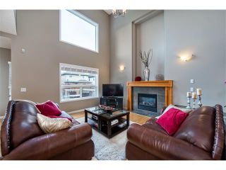 Photo 2: 131 Valley Stream Circle NW in Calgary: Valley Ridge House for sale : MLS®# C4092729