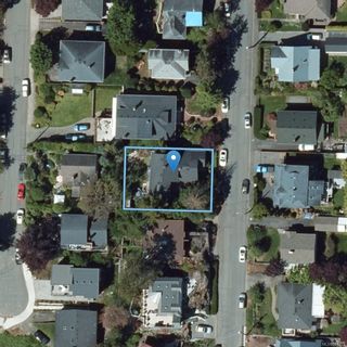 Photo 27: 462 Constance Ave in Esquimalt: Es Esquimalt Half Duplex for sale : MLS®# 901319