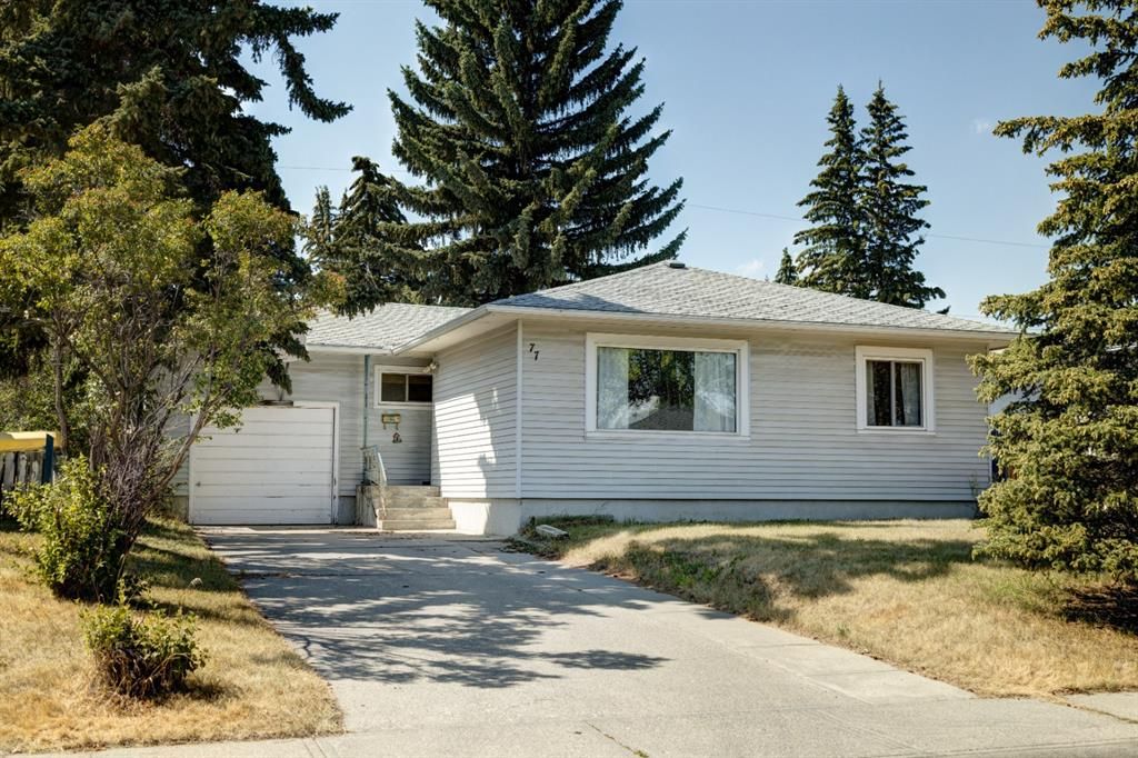 Main Photo: 77 Galway Crescent SW in Calgary: Glamorgan Detached for sale : MLS®# A1252673