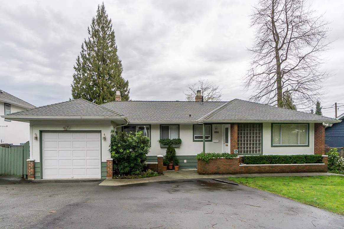 Main Photo: 880 FAIRWAY Drive in North Vancouver: Dollarton House for sale : MLS®# R2035154