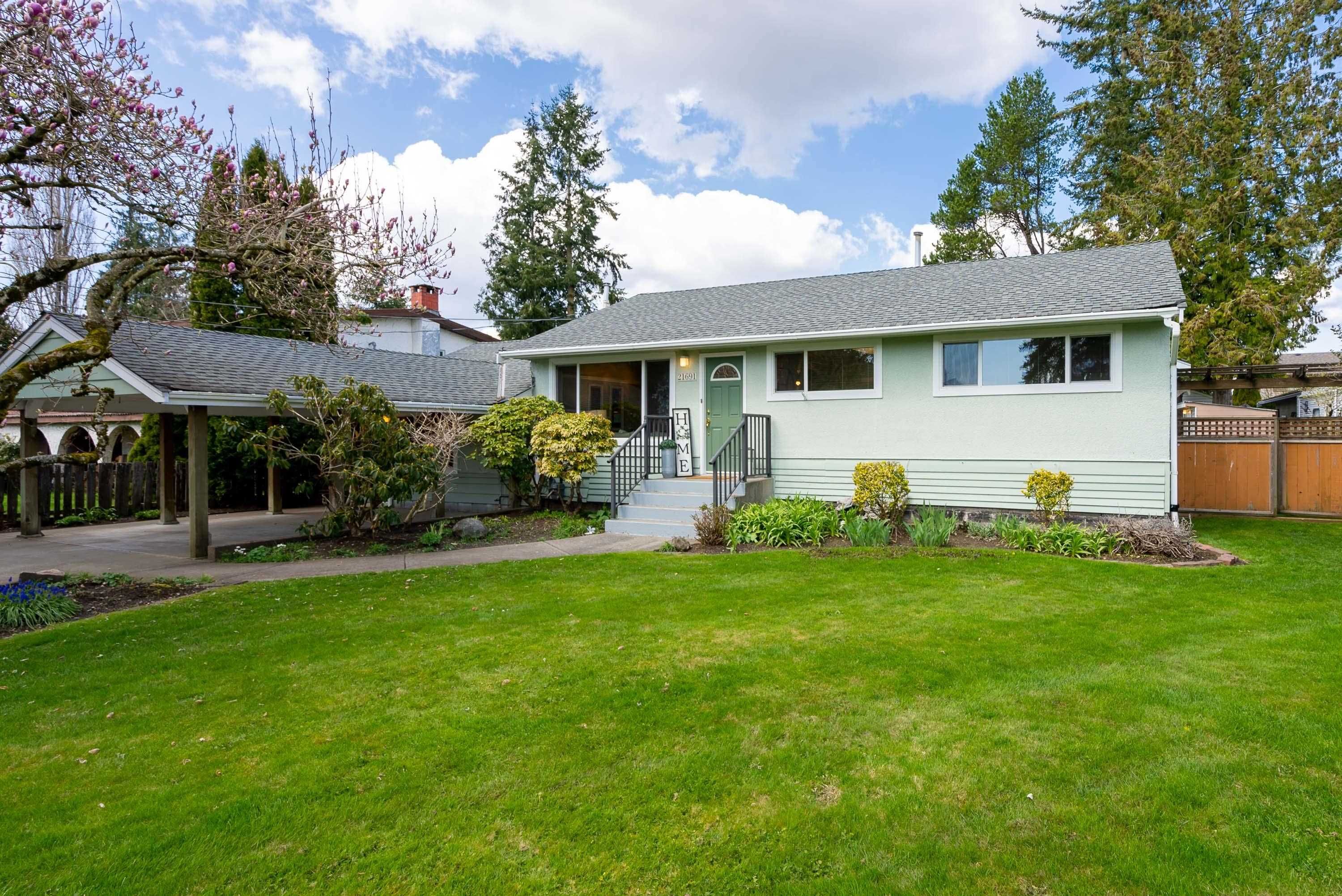 Main Photo: 21691 44A Avenue in Langley: Murrayville House for sale in "Murrayville" : MLS®# R2769540