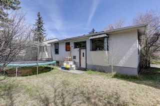 Photo 5: 1323 16 Street NW in Calgary: Hounsfield Heights/Briar Hill Detached for sale : MLS®# A2130589