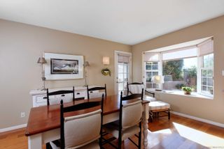 Photo 9: PACIFIC BEACH House for sale : 4 bedrooms : 5329 Calle Vista in San Diego