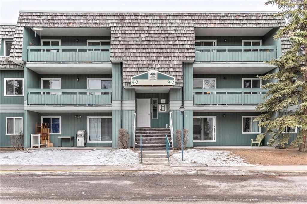 Main Photo: 9306 315 SOUTHAMPTON Drive SW in Calgary: Southwood Apartment for sale : MLS®# C4224686