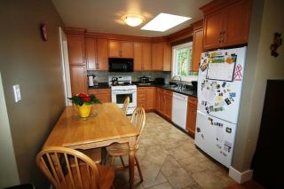 Photo 2: 6752 Jedora Dr in Central Saanich: Residential for sale : MLS®# 277166