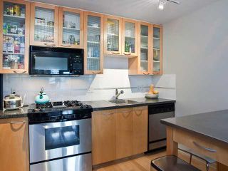 Photo 2: 1705 969 RICHARDS Street in Vancouver: Downtown VW Condo for sale in "MONDRIAN 2" (Vancouver West)  : MLS®# V956329