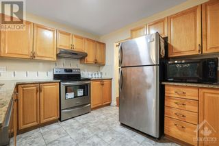 Photo 7: 17 PITTAWAY AVENUE in Ottawa: House for sale : MLS®# 1386742
