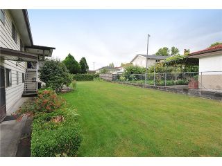 Photo 10: 3091 ROYCROFT Court in Burnaby: Government Road House for sale (Burnaby North)  : MLS®# V911341