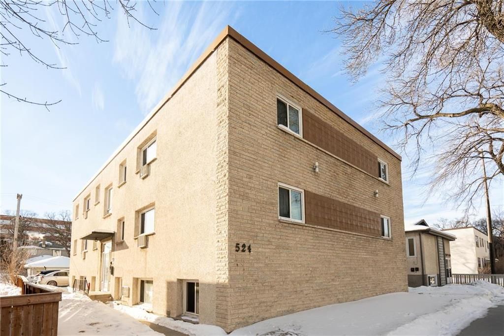 Main Photo: Corydon Village in Winnipeg: Condominium for sale (1B)  : MLS®# 202303967