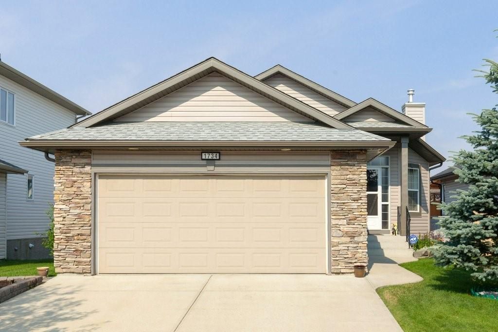 Main Photo: 1734 THORBURN Drive SE: Airdrie Detached for sale : MLS®# C4281288