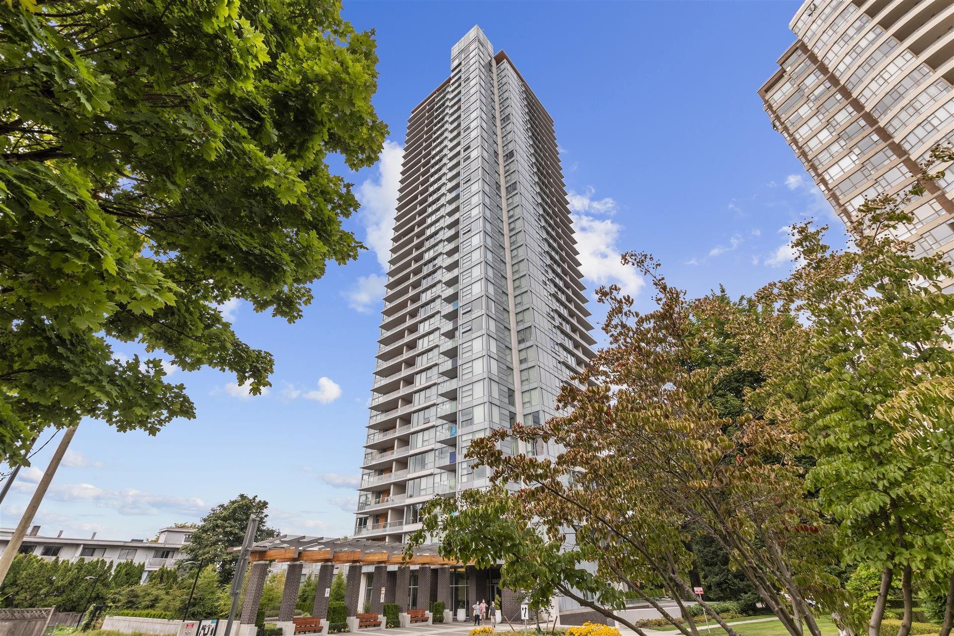 Main Photo: 1908 5883 BARKER Avenue in Burnaby: Metrotown Condo for sale in "Aldynne On The Park" (Burnaby South)  : MLS®# R2632578
