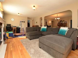 Photo 3: 3246 Irma St in VICTORIA: SW Rudd Park House for sale (Saanich West)  : MLS®# 785071