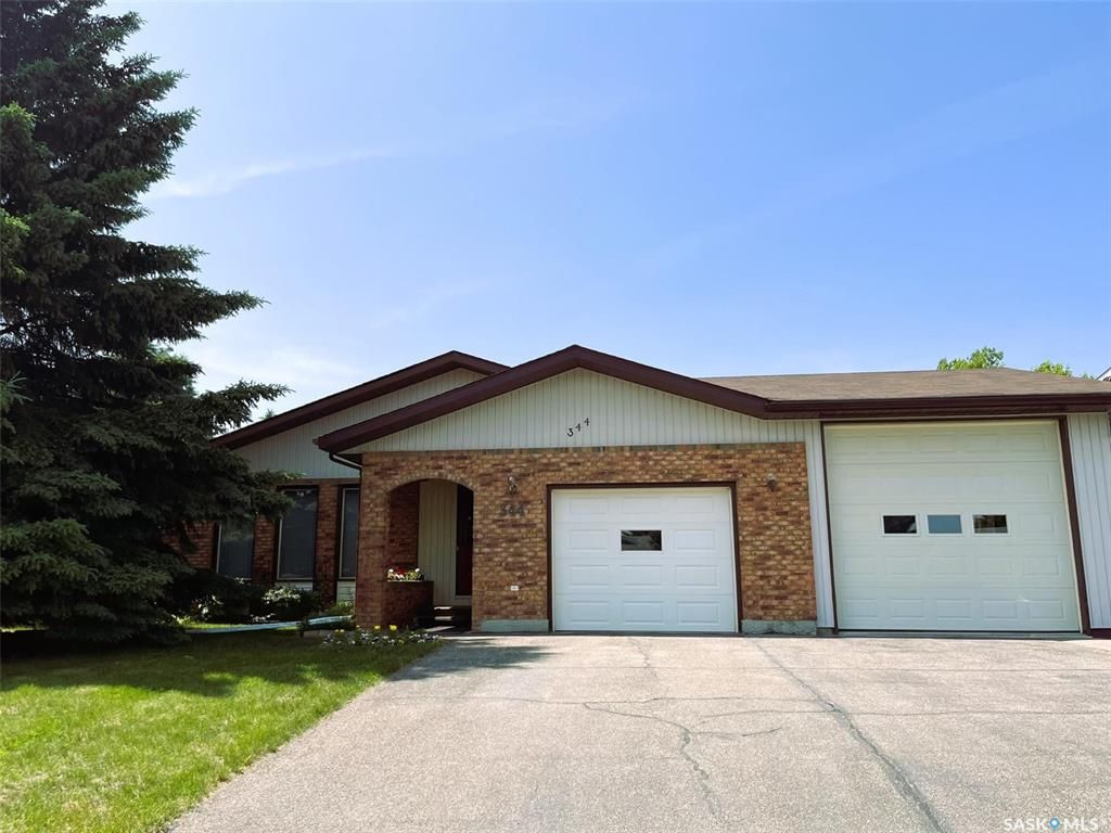 Main Photo: 344 Walsh Trail in Swift Current: Trail Residential for sale : MLS®# SK952344