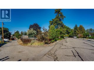Photo 8: 2100 27 Crescent East Hill: Okanagan Shuswap Real Estate Listing: MLS®# 10302971