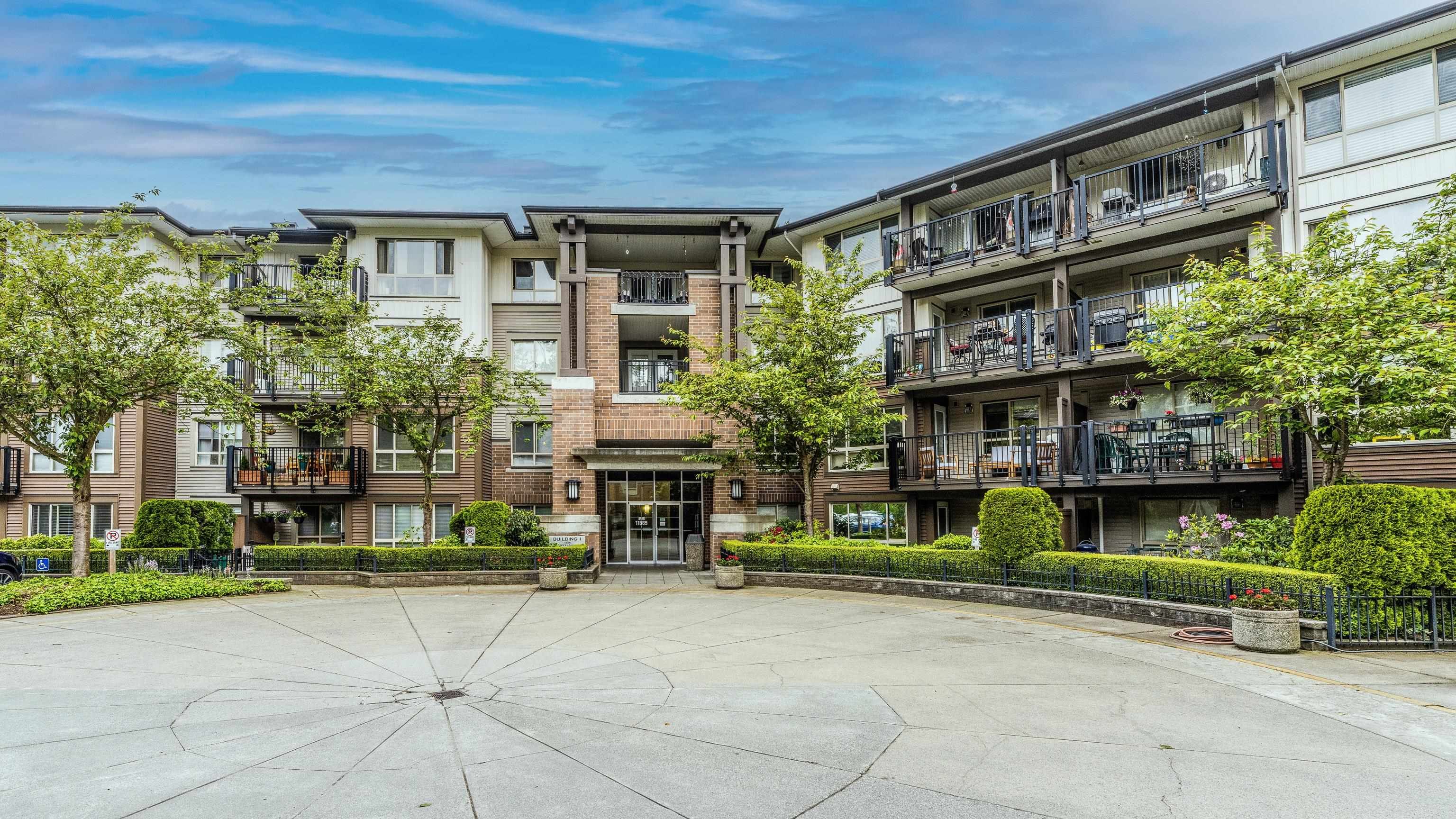Main Photo: 303 11665 HANEY Bypass in Maple Ridge: West Central Condo for sale in "Haney Landing" : MLS®# R2741361
