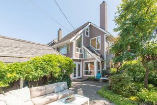 Photo 3: 2360 WATERLOO Street in Vancouver: Kitsilano 1/2 Duplex for sale (Vancouver West)  : MLS®# R2101486