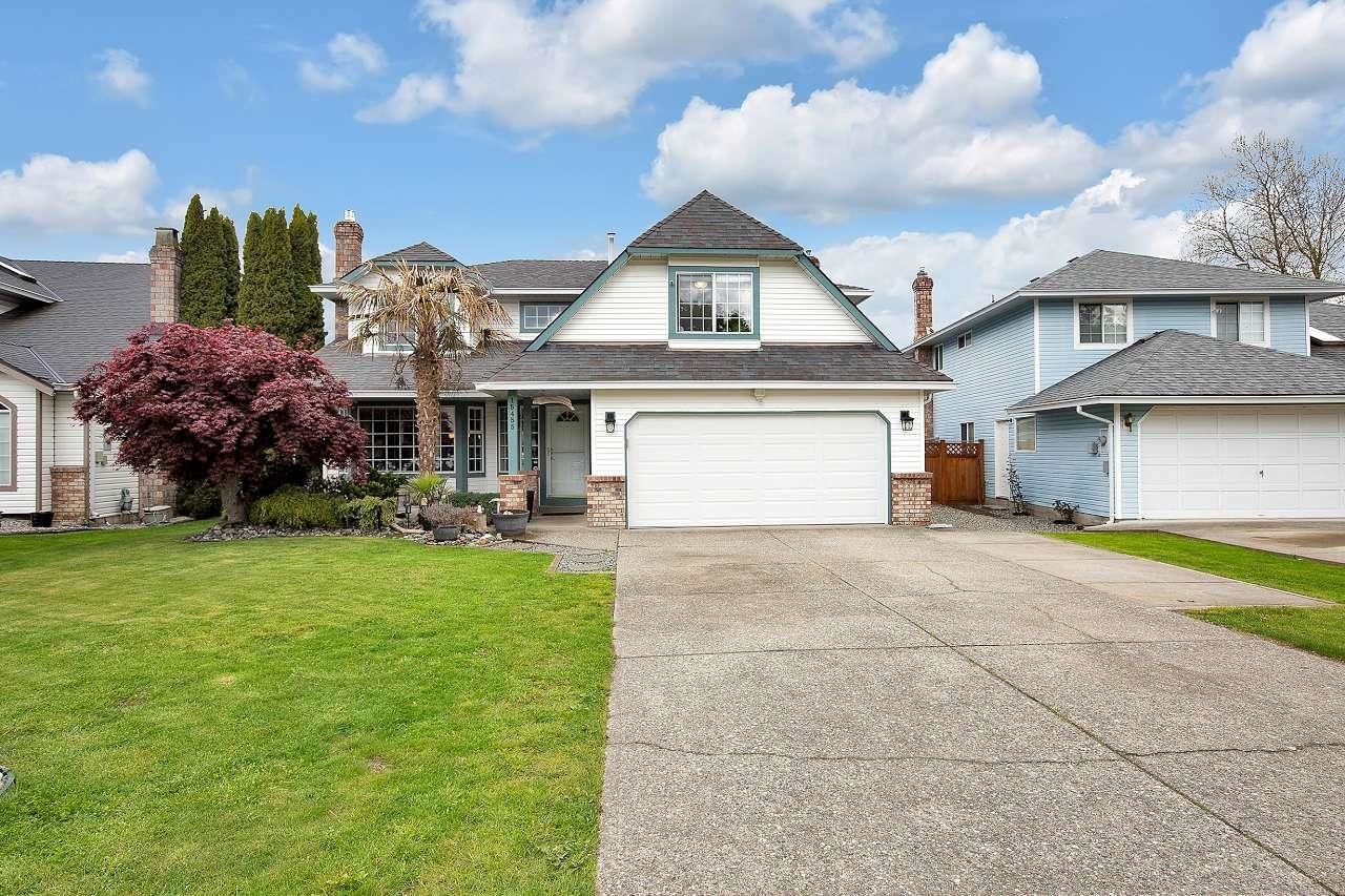 Main Photo: 15455 93A Avenue in Surrey: Fleetwood Tynehead House for sale in "BERKSHIRE PARK" : MLS®# R2687507