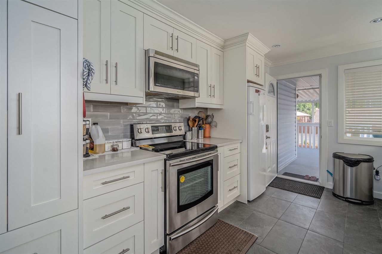 Photo 12: Photos: 709 THIRTEENTH Street in New Westminster: West End NW House for sale : MLS®# R2496798