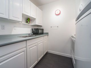 Photo 9: 301 1412 W 14TH Avenue in Vancouver: Fairview VW Condo for sale in "Landmark Sunset" (Vancouver West)  : MLS®# R2219380