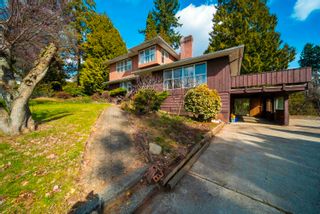 Photo 4: 8076 GRAY Avenue in Burnaby: South Slope House for sale (Burnaby South)  : MLS®# R2858801
