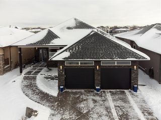 Photo 1: 193 Shady Shores Drive in Winnipeg: House for sale : MLS®# 202329422