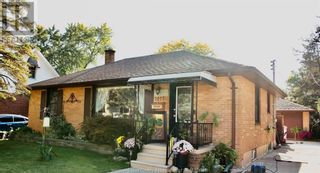 Photo 1: 1011 Isabelle PLACE in Windsor: House for sale : MLS®# 23018374