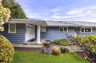 Photo 2: 64 BONNYMUIR Place in West Vancouver: Glenmore House for sale : MLS®# R2689169