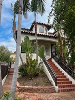 Main Photo: PACIFIC BEACH Townhouse for rent : 3 bedrooms : 914 Agate St W in San Diego