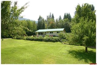 Photo 1: 5880 NE 70 AVE in Salmon Arm: NE Salmon Arm House for sale : MLS®# 10058434