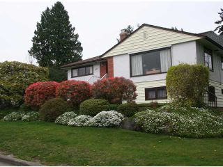 Photo 2: 2640 JONES Avenue in North Vancouver: Upper Lonsdale House for sale : MLS®# V957451
