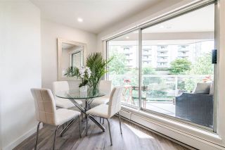 Photo 4: 3203 33 CHESTERFIELD Place in North Vancouver: Lower Lonsdale Condo for sale : MLS®# R2388716