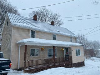 Photo 1: 10 Victoria Street in Pictou: 107-Trenton, Westville, Pictou Residential for sale (Northern Region)  : MLS®# 202203428