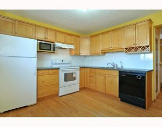 Photo 3: 36 CEDARDALE Mews SW in CALGARY: Cedarbrae Residential Detached Single Family for sale (Calgary)  : MLS®# C3404111
