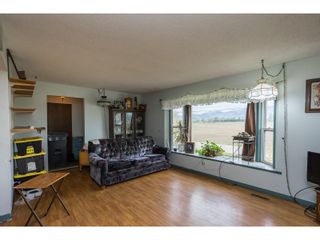 Photo 6: 39464 WELLS LINE ROAD in Abbotsford: House for sale : MLS®# R2835095