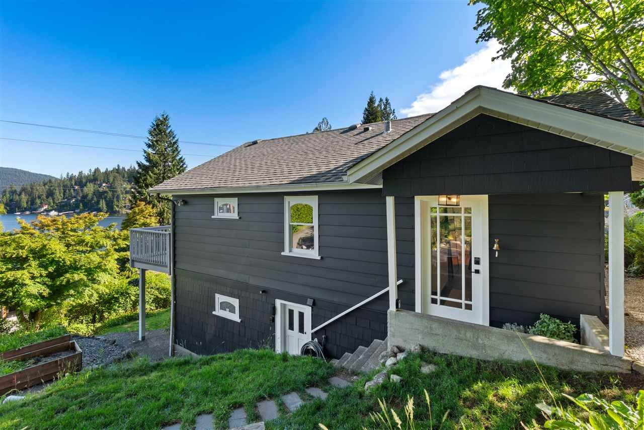 Main Photo: 2689 PANORAMA DRIVE in North Vancouver: Deep Cove House for sale : MLS®# R2585553