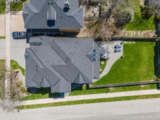 Photo 39: 18 Highland Hill in Toronto: Yorkdale-Glen Park House (2-Storey) for sale (Toronto W04)  : MLS®# W8274156