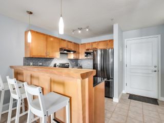 Photo 15: 207 333 E 1ST Street in North Vancouver: Lower Lonsdale Condo for sale in "The Vista West" : MLS®# R2712005