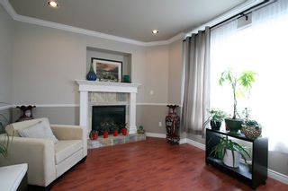 Photo 5: 15887 102B AV in Surrey: Guildford House for sale (North Surrey)  : MLS®# F1111321