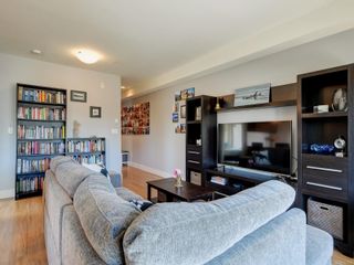 Photo 3: 207 7161 West Saanich Rd in Central Saanich: CS Brentwood Bay Condo for sale : MLS®# 904099