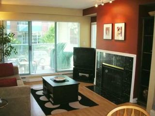Photo 2: 633 W 7TH AV in Vancouver: Fairview VW Townhouse for sale (Vancouver West)  : MLS®# V599909