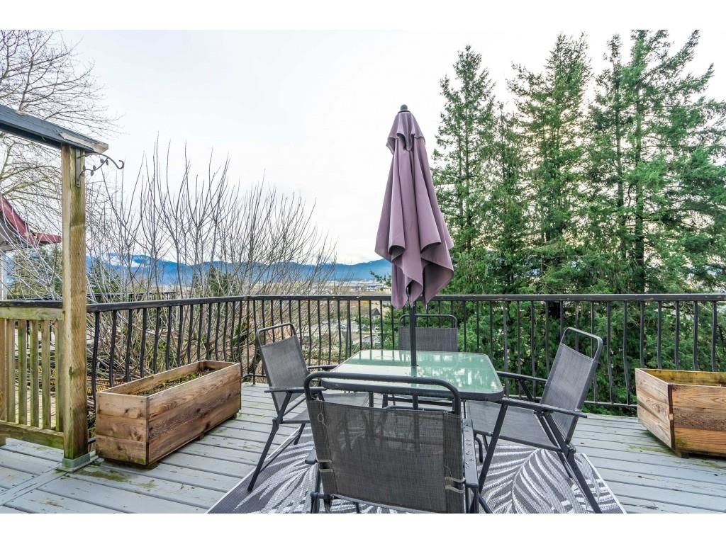 Photo 17: Photos: 35234 ROCKWELL Drive in Abbotsford: Abbotsford East House for sale : MLS®# R2645566