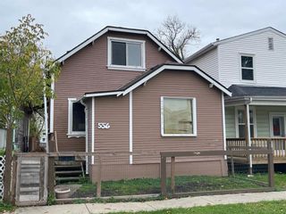 Photo 1: 556 Larsen Avenue in Winnipeg: East Kildonan Residential for sale (3A)  : MLS®# 202329376