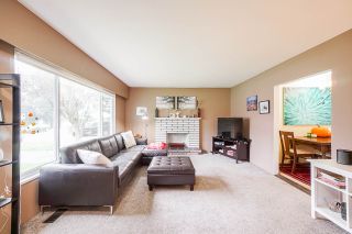 Photo 3: 3317 HANDLEY Crescent in Port Coquitlam: Lincoln Park PQ House for sale : MLS®# R2503021