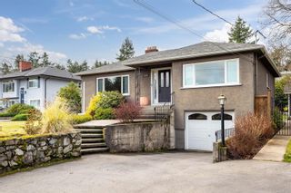 Photo 2: 3840 Epsom Dr in Saanich: SE Cedar Hill House for sale (Saanich East)  : MLS®# 921320