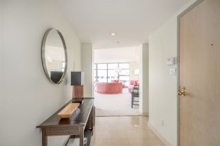 Photo 2: 709 990 BEACH Avenue in Vancouver: Yaletown Condo for sale in "1000 Beach Terraces" (Vancouver West)  : MLS®# R2187799