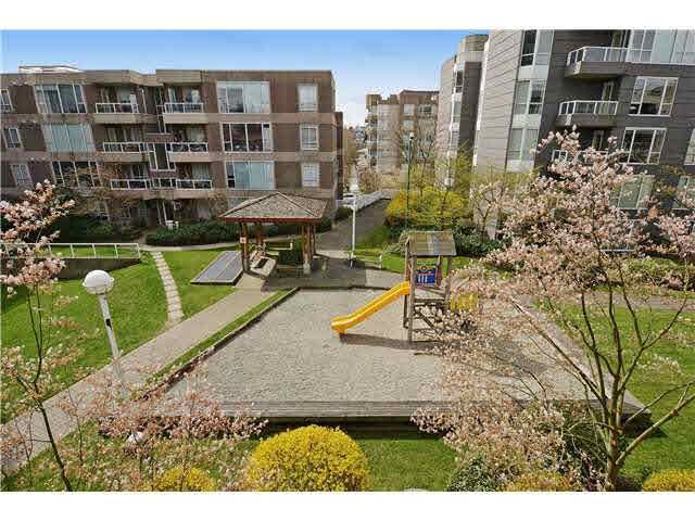 Photo 1: Photos: 304 3488 VANNESS AVENUE in : Collingwood VE Condo for sale : MLS®# V1057276