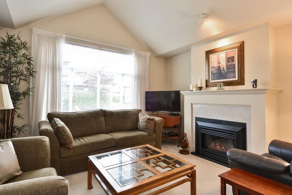 Photo 2: Photos: 22 14877 33RD Avenue in Surrey: King George Corridor Townhouse for sale in "Sandhurst" (South Surrey White Rock)  : MLS®# R2206509