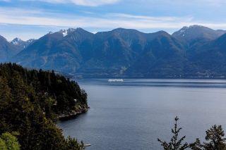 Photo 1: 1424 EAGLE CLIFF Road: Bowen Island House for sale : MLS®# R2879490