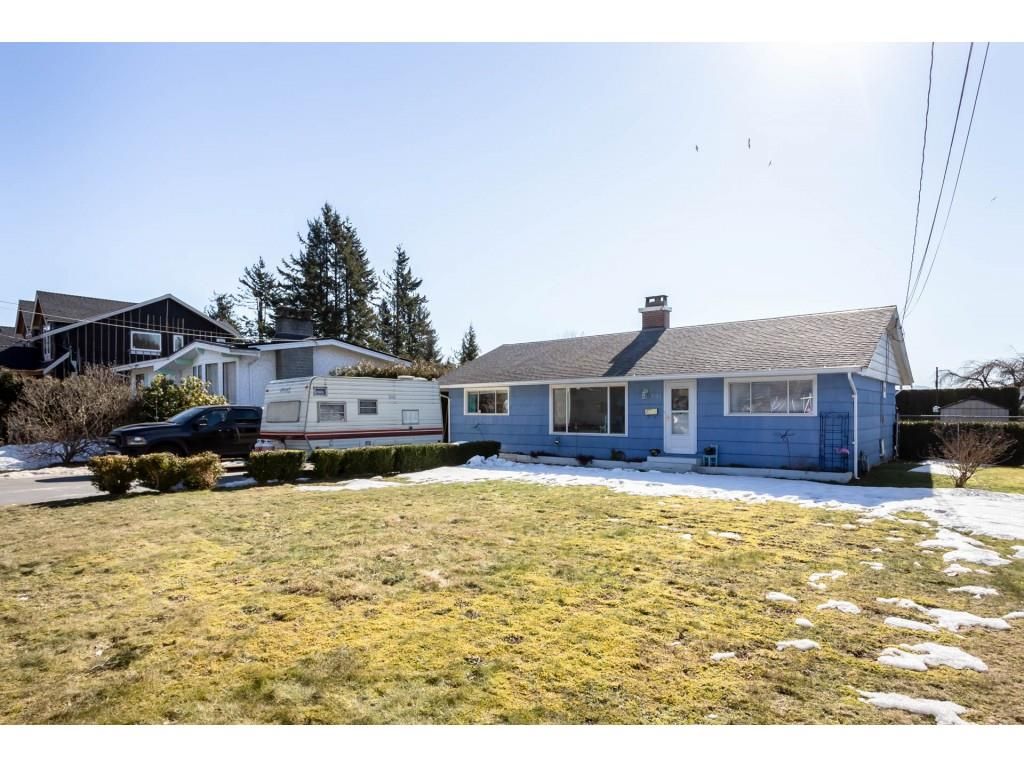 Main Photo: 35042 HENRY Avenue in Mission: Hatzic House for sale : MLS®# R2345163